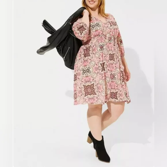 TORRID Mini Washable Long-Sleeve Gauze Tunic Dress in Medallion Pink, Size Large - Picture 4 of 12